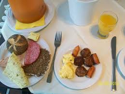 L'hotel come inn berlin è situato a berlino, sulla via dei negozi. Breakfast Picture Of Come Inn Berlin Kurfurstendamm Opera Tripadvisor