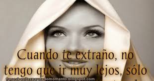 Cuando Te Extrano No Tengo Que Ir Muy Lejos Solo Tengo Que Mirar Dentro De Mi Corazon Porque Ahi Es Dond Te Extrano Frases Bonitas Cuando Extranas A Alguien