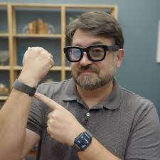 Scott Stein 👓🎲🪄 (@jetscott)