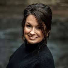 Chelsie Brooks's Instagram, Twitter & Facebook