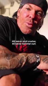 RichPiana'nın kollarındaki pump'ı maksimum seviyeye çıkarmak için izl...