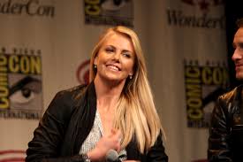 Locul nașterii benoni, gauteng, south africa. Charlize Theron Steckbrief Promi Geburtstage De