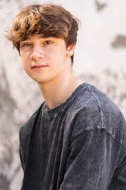 Zachary Unger's Instagram, Twitter & Facebook