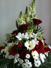 Composition Rouge Et Blanc Deuil Les Jardins De Marianne Www Lesjardinsdemarianne Com Arreglos Florales Arreglos