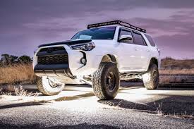 Rock Lights 5th Gen 4runner Kc Hilites Cyclone Rock Light Kit Review Toyota 4runner 4runner Custom Trucks