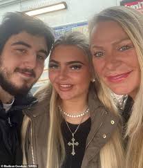 Doctors insisted my baby was fine... so why did I have a stillbirth just  two days later? Agony of 18-year-old who was 'fobbed off' throughout her  nightmare pregnancy