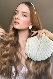 Discover sustainably made earrings