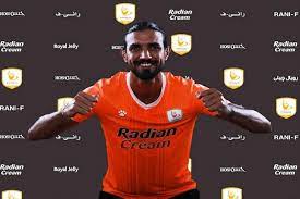 السعيد يقود بيراميدز لمواصلة الانطلاقة الرائعة بالدوري بثنائية في فاركو (فيديو) · عودة الدوري. Ø±Ø³Ù…ÙŠØ§ ÙØ§Ø±ÙƒÙˆ ÙŠØ¹Ù„Ù† Ø¶Ù… Ø±Ø§Ù…ÙŠ ØµØ¨Ø±ÙŠ ÙŠÙ„Ø§ÙƒÙˆØ±Ø©