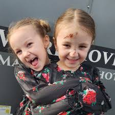 Carissa Warner's Instagram, Twitter & Facebook