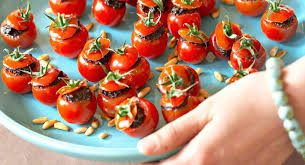 Que Faire Avec Des Tomates Cerises Nos Meilleures Recettes Tomates Cerises Farcies Tomates Cerises Recette Tomate Cerise