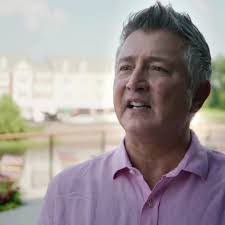 Danielle Caples's Instagram, Twitter & Facebook