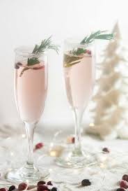 Skip the $$$ vintage bubbly for this cocktail recipe. Christmas Cranberry Champagne Cocktails Seasoned Sprinkles