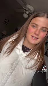 Alissa Baum's Instagram, Twitter & Facebook