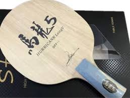 馬龍選手使用モデル。 新たな特殊素材「アリールカーボン」をインナーに 配し、高いスピード性能と球持ちの良さを実現。 定価44,000円を 販売価格33,000円(税込) 詳細 Paypayãƒ•ãƒªãƒž ãƒ©ã‚±ãƒƒãƒˆ é¦¬é¾5 ã‚«ãƒ¼ãƒœãƒ³ ä¸­å›½å¼ãƒšãƒ³