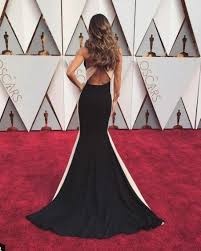 Carolina patrocínio e marido andam de mota com as filhas… sem capacete! Carolina Patrocinio Oscares 2017 Elegant Dresses Long Famous Dress Backless Dress Formal