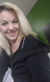 Amanda Cain's Instagram, Twitter & Facebook