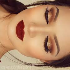 Why Is It That Red Lipstick Never Seems To Go Out Of Style Red Lipstick Is Classic Elegant And Versatile Whether Black Eye Makeup Red Lip Makeup Eye Makeup