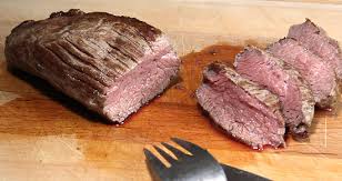 Pour les articles homonymes, voir chateaubriant et chateaubriand. Rezept Petit Tender Das Metzgerstuck Vom Rind Mit Wurzbutter Rollis Rezepte