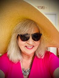 Introduction and greetings in Happy Hippies group