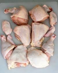 Di halaman ini semua orang berkumpul untuk mendapatkan daging broiler yang segar dan. Adik Adik Belajarlah Cara Potong Ayam Musim Cuti Ni Rajin Rajin Masuk Dapur