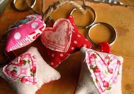 Decouvrez 20 Bricolages De St Valentin A Faire Soi Meme Bricolage St Valentin Saint Valentin Diy Et Valentines Bricolage