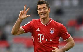 Lewandowksi gibt entwarnung für real. 1 Bundesliga Rekord Dreierpack Von Lewandowski Lasst Bayern Jubeln Davies Verletzt News Fussballdaten