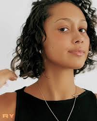 Savannah Schell's Instagram, Twitter & Facebook