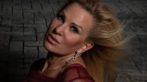 Michael wendler heißt bürgerlich michael norberg, er hatte bei der hochzeit 2009 claudias namen angenommen. Claudia Norberg Sie Musste Ausziehen Schlager De