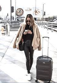 25 Perfect Women Travel Outfits That Will Keep You Comfy Pinmagz Airport Outfit Comfortable Airport Outfit Airport Outfit Winter