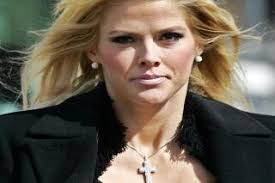 Herederos de Anna Nicole pierden caso de millones