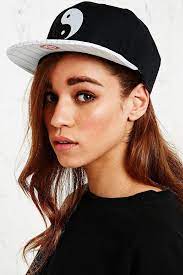 Eleven Paris Yin Yang Snapback Cap In Black Fotos De Chicas Poses Para Fotos Poses