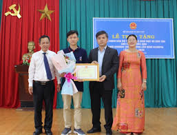Xuất hiện trên ghế nóng 'ai là triệu phú' tối 23/2, quán quân đường lên đỉnh olympia năm thứ 19 đã khiến nhiều người ấn tượng về sự quyết đoán, nhanh nhẹn và cũng. A Quan Ä'Æ°á»ng Len Ä'á»‰nh Olympia 2020 Nháº­n Báº±ng Khen Cá»§a Bá»™ TrÆ°á»Ÿng Gd Ä't Bao Nhan Dan