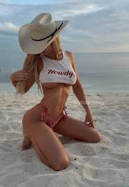 Taylor Breesey - Free sexy pics, galleries & more at Babepedia