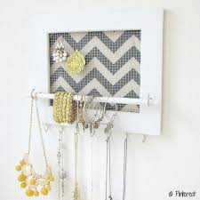 Faire Soi Meme Son Porte Bijoux Cadre Grillage A Poule Barre Crochets Organisation De Bijoux Porte Bijoux Bijoux