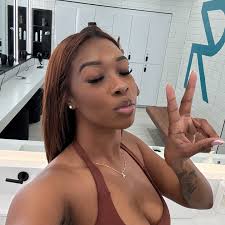 SET OLIVIA + PILATES X @jogalicious_ 🖤 @theglowstudio.dr