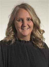 Nicole Ellinger's Instagram, Twitter & Facebook