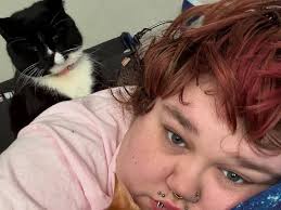 Looking for 30-day cat sitter, will pay and supply