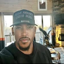 Vickie K (@vkca684az)