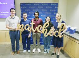 ⭐ Meet Desi Waters, a @uflorida College of Medicine administrative  specialist and @ufjschool public relations student. “I think it's important  to just always put your best foot forward, no matter what it