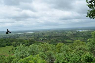 The green expanses of Ananthagiri Hills, AI generated