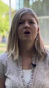 Anna Dow's Instagram, Twitter & Facebook