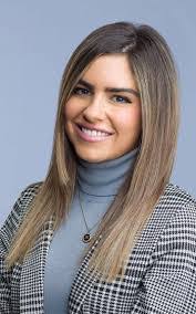 Sarah Poe's Instagram, Twitter & Facebook