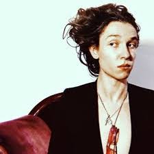 Samara Grimes's Instagram, Twitter & Facebook