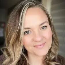 Amanda Dehoyos's Instagram, Twitter & Facebook