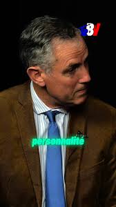 « Ce qui me préoccupe beaucoup, ce n’est pas le sort d’Emmanuel Macron mais  le statut du chef de l’État. Emmanuel Macron a réussi l’exploit de diluer  la fonction présidentielle au profit de sa ...