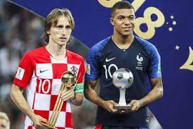 Le staff va regarder le comportement du globalement, il n'y a pas de poule de la mort après ce tirage très paillettes organisé au kremlin. Le Meilleur Effectif De 23 Et L Equipe Type De La Coupe Du Monde 2018 Football Maxifoot