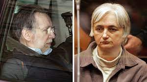 En 2003, une huitième victime leur échappe et met la police sur leurs traces. Michel Fourniret Et Monique Olivier Devant La Justice Pour Avoir Tue Une Femme Pour L Or Du Gang Des Postiches