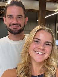 Jessica Dunphy's Instagram, Twitter & Facebook