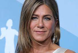 Her father is greek, and her mother was of english, irish, scottish, and italian descent. Jennifer Aniston Defends Cutting Ties With Unvaccinated Friends Reuters