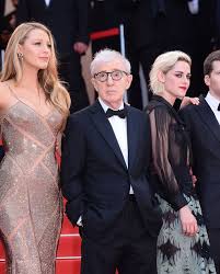 Woody allen's adopted daughter dylan farrow has claimed for over 25 years that the oscar winning filmmaker molested her in 1992. Dlisted Ronan Farrow Shits On Hollywood For Supporting Woody Allen